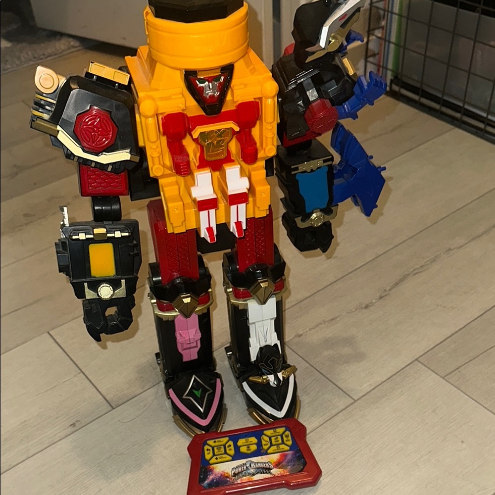 Power Ranger Megazord Action Figure - Multicolor - Picture 2 of 3